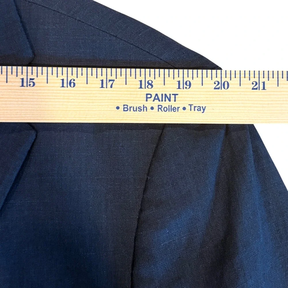 Banana Republic style profile